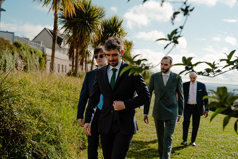 Le marié et sa famille, dont ses frères et témoins